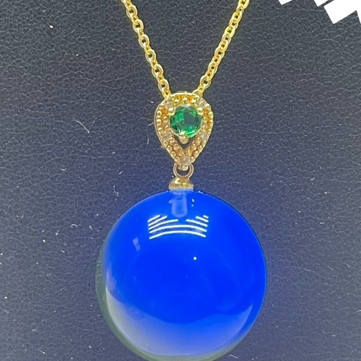 Dominican Amber Pendant Necklace — Butterscotch & Cherry Resin